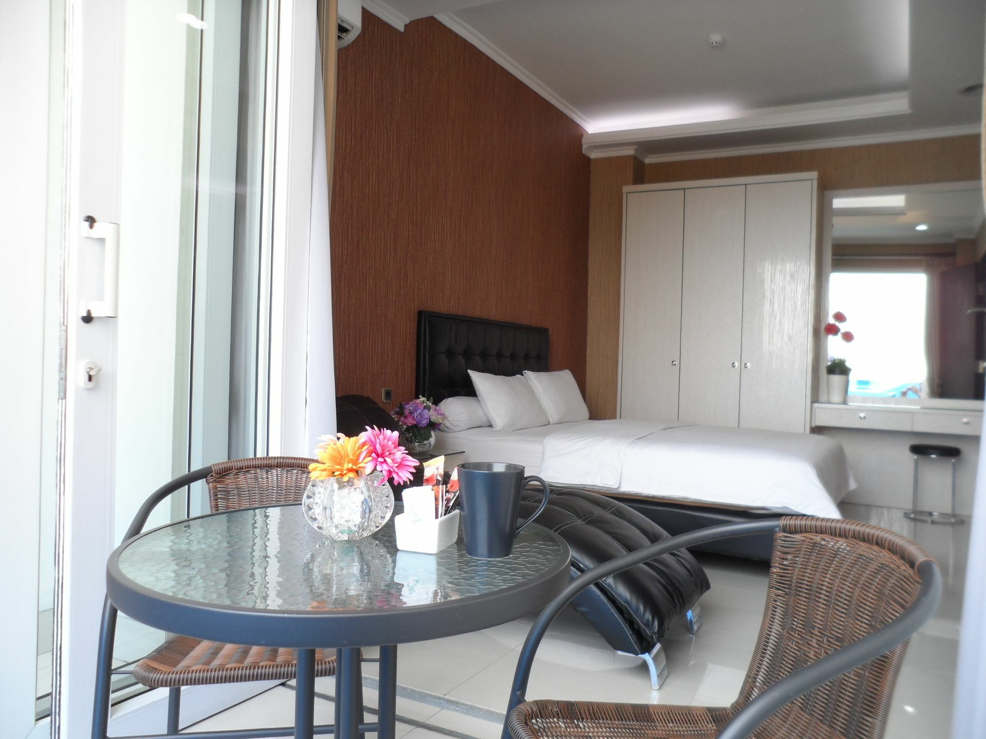Harvia Suites Kebon Jeruk Jakarta Ngoại thất bức ảnh
